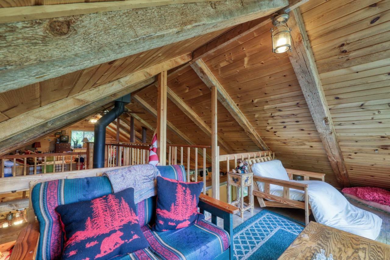 The Creekside Cabin Cascade Exterior photo