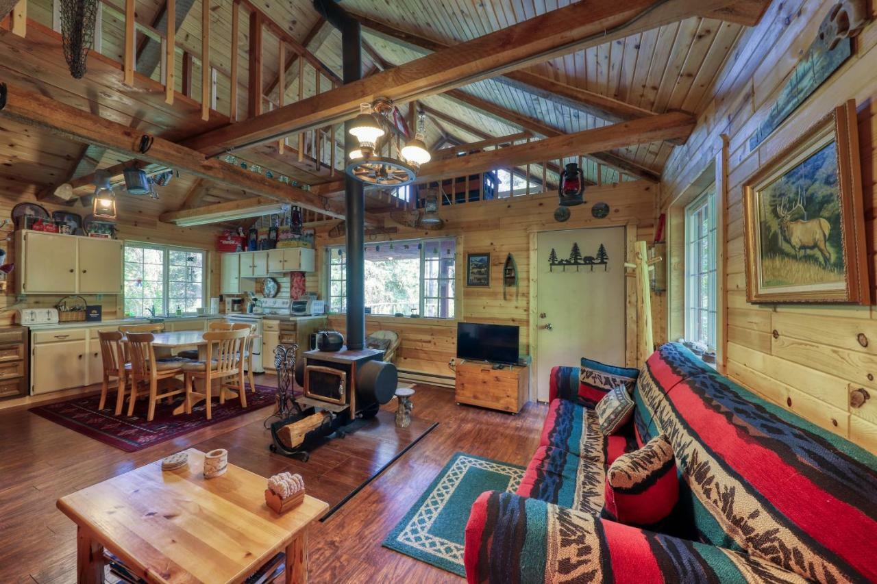 The Creekside Cabin Cascade Exterior photo