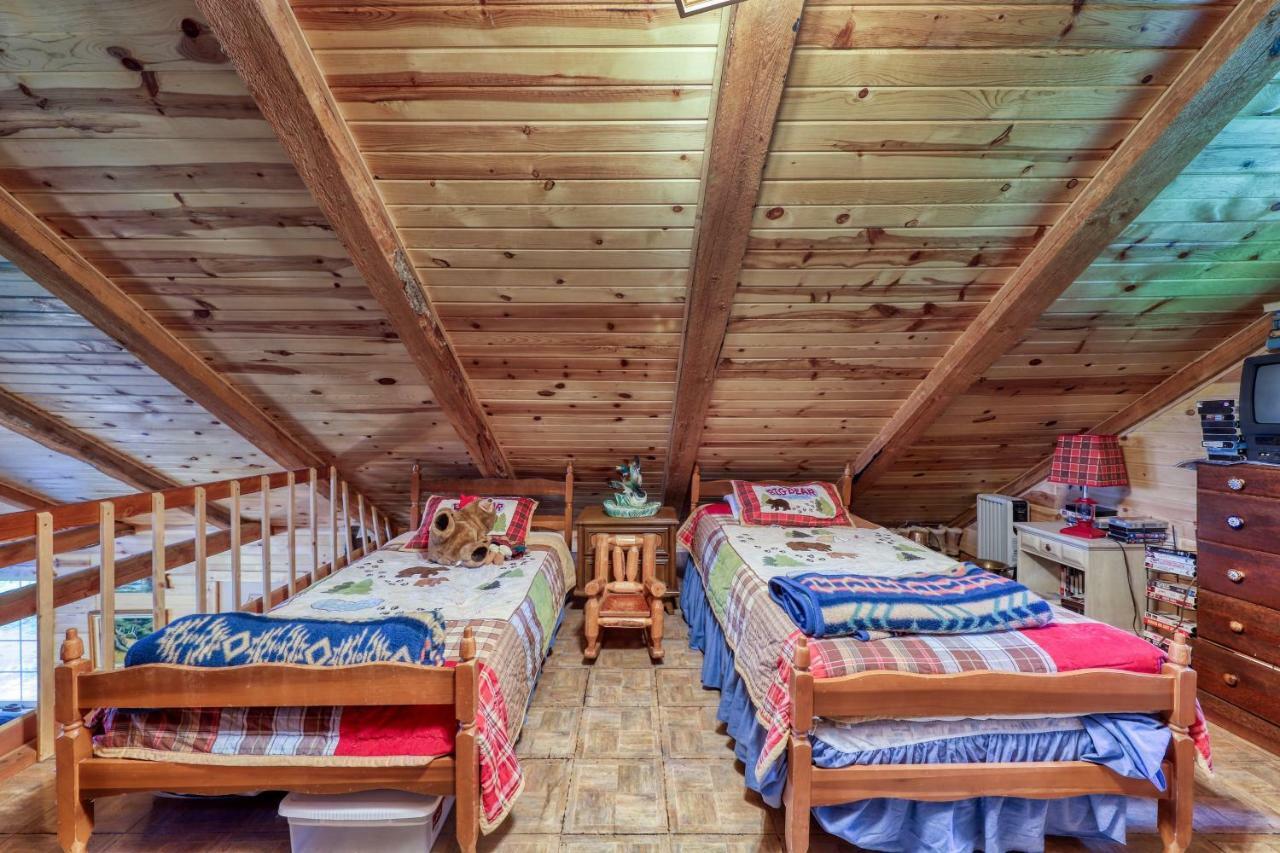 The Creekside Cabin Cascade Exterior photo